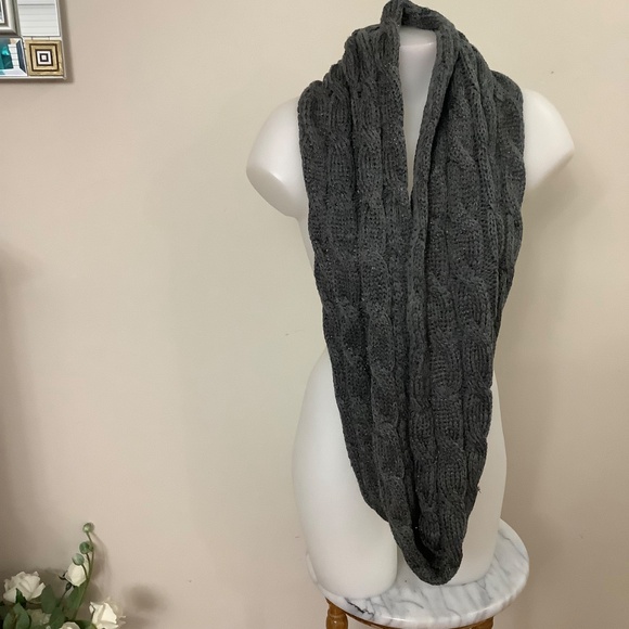 CC Grey Sparkly Cableknit infinity scarf - Picture 3 of 10
